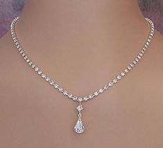 Neck Pieces Jewelry, Fancy Jewelry Necklace, Diamond Necklace Designs, Crystal Jewelry Sets, Diamond Jewelry Designs, Prom Jewelry, Classy Jewelry, Fancy Jewellery, Fancy Jewelry