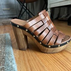 Only Work A Few Times But Do Have A Few Scuffs On Them. Comfortable And Awesome For Long Durations Of Wear Kurt Geiger Shoes, Platform Clogs, Kurt Geiger, Clogs, London, Women Shoes, Women Shopping, How To Wear, Black