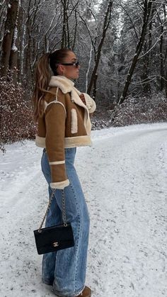 Giant Sweater Outfit, Ruidoso Outfits, Autumn Vacation Outfit, Fall To Winter Outfits, Banff Outfit Fall, Winter In Switzerland Outfits, Toronto Winter Outfit, Toronto Outfits Winter, Norway Winter Outfits