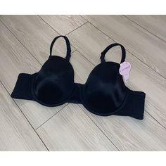 Women’s Cacique Lane Bryant Smooth T-Shirt Bra, Black, Lined, Underwire, Back Close Size: 44b New, With Tags Black Stretch Underwire Tops, Black Underwire Top For Night Out, Black Seamless Full Coverage Top, Black Full Coverage Bra-friendly Tops, Black Full Coverage Bra Friendly Top, Black Bra Friendly Full Coverage Tops, T Shirt Bra, Lane Bryant, Women's Intimates