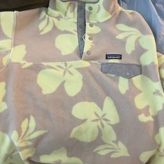 Tan And Bright Yellow Patagonia Pullover With Hibiscus Flowers Flower Hoodie, Patagonia Pullover, Hibiscus Flower, Hibiscus Flowers, Patagonia Womens, Bright Yellow, Patagonia, Hibiscus, Womens Tops