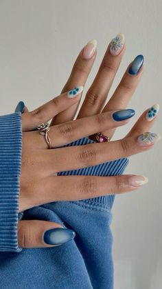 College Nails, Simple Nail Design, Outfits Asian, Viral Aesthetic, Chanel Lipstick, Workout Inspo, Nail Art Pictures, Cute Simple Nails