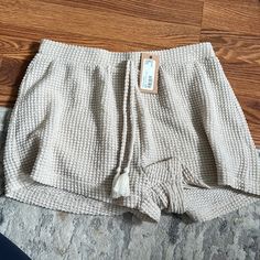 Size Medium, Tags Bohemian High-waisted Shorts For Day Out, Beige Cotton Beachwear Bottoms, Bohemian Loungewear Shorts For Beach Season, Trendy Beige Bottoms For Beach, Trendy Beige Bottoms For The Beach, Purple Beach, Eyelet Shorts, Crochet Swim, Crochet Fringe