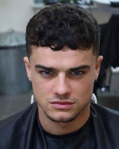 Shirt Hair Cuts, Mens Short Curly Hairstyles, Bleached Hair Men, Curly Crop, Mens Hairstyles Thick Hair, Wavy Hair Men