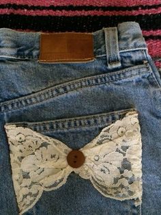 Lace Jeans, Patchwork Clothes, Upcycle Clothes Diy, Diy Sewing Clothes, Denim And Lace, Lace Bows, Upcycle Clothes, Sewing Clothes, Fashion Sewing