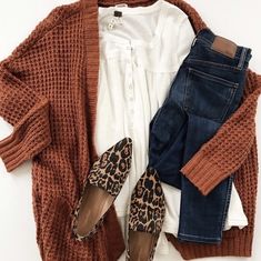 Funali Braids, Casual Wardrobe Essentials, Winter 2023 Fashion Trends, Layering Cardigan, Smart Casual Wardrobe, Print Shoes, Cute Fall Outfits, Midi Skirts