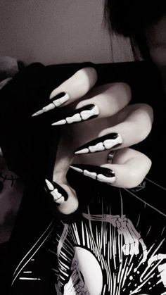 @6hello6shtty6 Goth Coffin Nails, Nail Ideas Emo, Gothic Nails Designs, Gothic Nails Coffin, Simple Emo Nails, Metalhead Nails, Emo Nails Acrylic, Emo Nail Ideas, Goth Nail Ideas