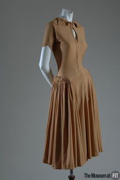 Dress  Madame Grs, 1949-1952  The Museum at FIT Design Moda, Vintage Couture, Outfits Fall, Looks Chic