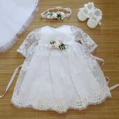 Christening gown + headband + belt - A beautiful dress for your little princess - Everything is made with love, simply breathtaking and graceful - Condition: New - Material: 100% polyester decorated with an elegant bow **- Available sizes - Size 56 - Size 62 - Size 68 - Size 74 - Size 80 - Size 86 - Size 92 You can find the right shoes here https://www.etsy.com/de/shop/ExklusivFestmode?ref=seller-platform-mcnav&section_id=37678561 - If you need a different size, just write to us - Please specify size **Please note - Sizes: +/-2 cm tolerance due to manual measurement. - The colors in the illustrations are never 100% like the picture. This is due to the individual settings of the monitor and the different lighting environments when taking photos (artificial light, daylight, mixed light, etc. Gr 86, Headband Size, Christening Gown, Baptism Dress, Christening Dress, Christening Gowns, Dress Girls, Dress Party