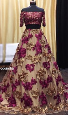 Lahenga Design Latest Unique, Latest Dress Designs Indian, Lahenga Design Latest, Lehnga Designs Indian Weddings, Stylish Lehenga Designs, Wedding Dress Sparkle, Latest Dress Designs, Stylish Lehenga, Dress Sparkle