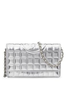 silver-tone leather metallic finish quilted signature Double T motif silver-tone hardware chain-link shoulder strap foldover top zip-fastening compartment Designer Silver Crossbody Bag, Luxury Silver Quilted Bag, Luxury Square Shoulder Bag With Silver-tone Hardware, Silver Crossbody Bag For On-the-go, Silver Crossbody Shoulder Bag With Silver-tone Logo, Fem Outfits, Tory Burch Crossbody Bag, Tory Burch Shoulder Bag, Tory Burch Wallet