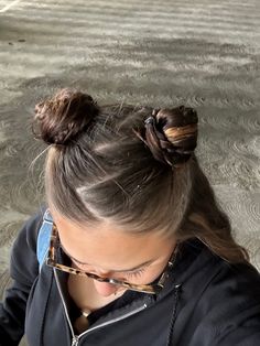 Space Buns Zig Zag Part, How To Do A Zig Zag Part In Hair, Zig Zag Space Buns, Hair Festival Ideas, Zig Zag Part Hairstyles, Cute Sleek Hairstyles, Zig Zag Hairstyle, Unique Hair Ideas, Sleek Hair Look