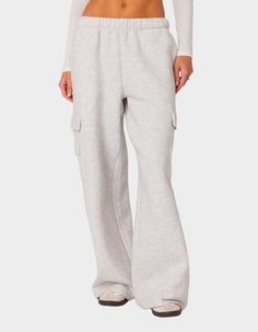 Reach Your Ultimate Level Of Coziness, While Still Feeling On-Trend With These Perfect Oversized Sweatpants. Sweatpants. Wide Leg. Cargo Style Pockets. 100% Cotton. Model Wears Size S. Model Height Is 5'9. Item Care: Wash With Similar Colors. | Edikted Wide Leg Cargo Sweatpants Cargo Sweatpants Outfit, Sweatpants Wide Leg, Oversized Sweatpants, Visionary Fashion, Cargo Sweatpants, Sweatpants Outfit, Wide Leg Sweatpants, Fleece Sweatpants, Cargo Style