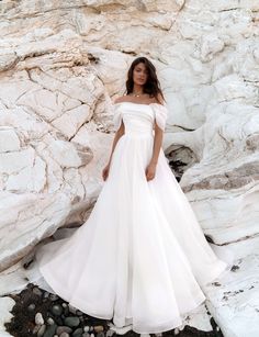 Wedding Dress Classic Wedding Dress Off The Shoulder, Fall Wedding Guest, Fall Wedding Guest Dress, White Wedding Dress, Plus Size Formal Dresses, Wedding Dress Fabrics, A Line Wedding Dress, Stunning Gowns, Fairy Tale Wedding