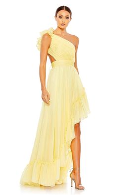 One shoulder ruched asymmetric tiered a-line long formal dress with open back. Asymmetrical Gown, Mac Duggal Prom, High Low Gown, Asymmetrical Cut, Evening Gowns Elegant, Pleated Bodice, Tea Length Dresses, Mac Duggal, Versatile Dresses