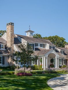 a large house that is in the grass