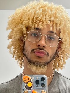 Mens Twists Hairstyles, Hair Twists Black, Natural Hair Men, Blonde Afro, Men Blonde Hair, Dyed Hair Men, Dreadlock Hairstyles For Men, Afro Men, Pelo Afro