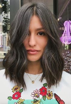 Lob Center Part, Center Part Hairstyles Medium, Lob Length Haircut, Center Part Lob, Medium Haircuts For Women Mid Length, Medium Long Bob Hairstyles, Mid Length Haircut For Thick Hair, Medium Length Lob, Longbob Hair