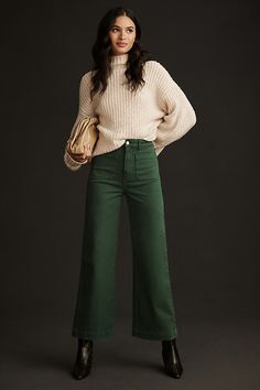 Green Outfits For Women, Anthropologie Clothing, Wide Leg Pants Outfit, Outfit Chic, Cropped Wide Leg Jeans, Denim Branding, Jeans For Women, Back Patch, Lovely Dresses