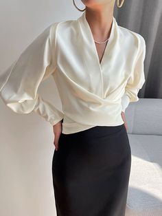 Stylewe offers stylish and concessional Blouses.. SPU: 1ABL5NBA00, Color: White, Pattern:Plain, Clothes Length:Regular. 1980 Clothes, Plain Clothes, Color Magic, Retro Mode, 1980s Fashion, Swimwear Dress, Elegant Blouses, Moda Vintage, Looks Chic