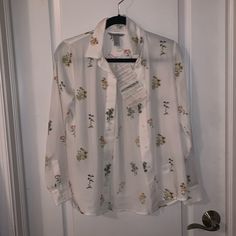 Nwt Floral Button Down Size 4 H&m Office Blouse With Button Closure, H&m Office Blouse With Buttons, Fall H&m Blouse With Button Closure, H&m Fall Blouse With Button Closure, Spring H&m Blouse With Button Closure, H&m Spring Blouse With Button Closure, H&m Button-up Blouse With Button Closure, Classic Spring Blouse By H&m, Classic H&m Spring Blouse