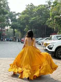 Haldi Dress Aesthetic, Yellow Fashion Aesthetic, Rakshabandhan Outfit Ideas, Floral Maxi Dresses, Haldi Outfits, Haldi Outfit, Long Gown Design