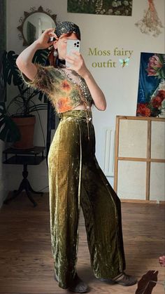 Ethereal Outfit Ideas, Emerald Outfit Aesthetic, Art Deco Outfit Modern, Colorful Whimsigoth Outfits, Xl Style Outfits, Artemis Aesthetic Outfit, Ethereal Winter Outfit, Casual Ethereal Outfits, Esoteric Outfit