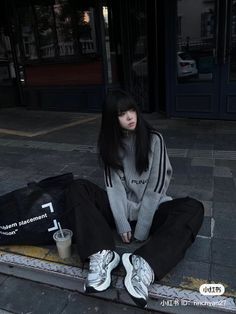 Black Baggy Outfit, Grey Aesthetics, Black Outfit Aesthetic, Punk Street Style, Kawaii Outfit Ideas, Red And Black Outfits, Tomboy Look, Nyc Outfits, Fashion Attire