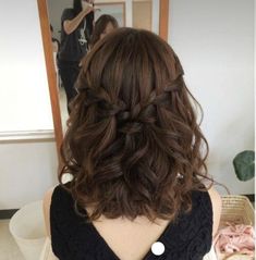 Black Pink Dress, Formal Hairstyles For Short Hair, Sanggul Modern, Cute Prom Hairstyles, Short Hair Model, Simple Prom Hair, Prom Hairstyles For Short Hair, Hoco Hairstyles, Graduation Hairstyles