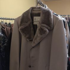 Vintage, beige, faux fur collar, london fog coat in excellent condition. size: men's 42 long. Formal Classic Outerwear With Faux Fur Lining, Formal Mink Outerwear With Faux Fur Lining, Classic Beige Outerwear With Faux Fur Lining, Classic Mink-colored Formal Outerwear, Classic Mink Color Formal Outerwear, Classic Beige Fur Coat With Faux Fur Trim, Classic Mink Outerwear With Faux Fur Lining, Classic Beige Fur Coat With Faux Fur Lining, Classic Mink Outerwear For Winter