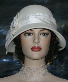 Flapper Hat design by Darna Lady Ruth by darnasderbyhats on Etsy, $169.00 Vintage White Costume Hats For Wedding, Vintage White Costume Hats And Headpieces For Wedding, White Vintage Wedding Costume Hats And Headpieces, Vintage White Wedding Costume Hats And Headpieces, White Fitted Hats For Vintage Events, Classic Beige Hat For Wedding, Classic Cream Fitted Top Hat, Elegant White Hats For Vintage Events, Beige Cloche Hat For Wedding