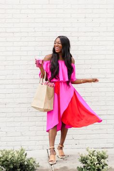 20 Female Black Influencers to Follow in 2020 Everday Style, Fuschia Dress, Fashion Influencer, Pink Drinks, Romantic Outfit, Warm Weather Outfits