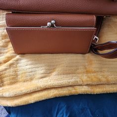 They Are In Excellent Condition Just Got So Many Purse Decide To Sale Some Dooney & Bourke Bags, Dooney Bourke, Crossbody Bags, Bag Lady, Purse, Wallet, Women Shopping, Color