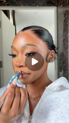 Perfect Winged Eyeliner, Makeup Tricks, Beauty Games, Makeup Hacks, Makeup For Beginners, Makeup For Black Women, Winged Eyeliner, Makeup Forever, Makeup Tutorials