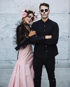 Day Of Dead Costume, Halloween Makeup Sugar Skull, Sugar Skull Costume, Julie Sarinana, Skeleton Makeup, Halloween Makeup Pretty, Sugar Skull Makeup, Halloween Makeup Inspiration, Sincerely Jules