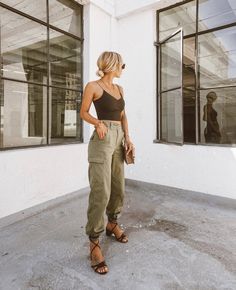 Two Strap Heels Outfit, Platform Summer Outfit, Boho Heels Outfit, Day Out Summer Outfit, Casual Summer Drinks Outfits, Day Drinking Summer Outfit, Casual Outfits For Drinks, Holiday Outfits Summer Evening Casual, Summer Bbq Outfit 2023