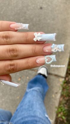 #nails #hellokittynails #hellokitty Basic Design Nails, Birthday Nails Hello Kitty, Basic Hello Kitty Nails, Short Hello Kitty Nails With Charms, Hk Nails, Winter Hello Kitty Nails, Nail Ideas Bow, Cute Nails Hello Kitty, Cute Hello Kitty Nails