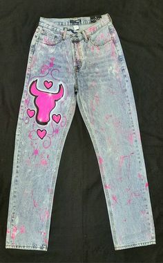 Writing On Jeans, Airbrush Jeans, Birthday 15, Jeans With Chains, Jeans Custom, Pants Custom, Girly Style Outfits, Kitty Clothes