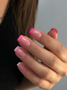 Purple French Nails Short, French Nails Rosa, Black And Pink Nails Short, Pink Tip Nails, Girly Acrylic Nails, Simple Acrylic Nails