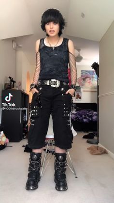 Masculine Alternative Fashion, Nonbinary Goth Outfits, Emo Masculine Outfits, Summer Alt Outfits Masc, Mall Goth Masc, Masculine Emo Outfits, Masculine Alternative Outfits