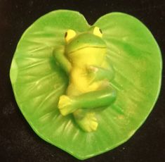 Green Frog On Lily Pad Wax Candle, never used. Green Frog, Candle Wax, Lily Pads, Wax, Lily, Candles, Things To Sell, Green