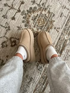 Aesthetic Slippers, Pinterest Wishlist, Cosy Fits, Tasman Uggs, Cute Uggs, Xmas Wishlist, Ugg Womens, Ugg Tasman Slippers, Stile Hijab