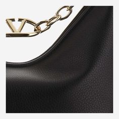 100% lambskin Leather Shoulder Bag With Gold Chain For Evening, Evening Leather Shoulder Bag With Gold Chain, Luxury Shoulder Bag With Chain Strap For Everyday, Luxury Chain Bags For Everyday, Designer Leather Bag With Gold Chain, Luxury Shoulder Bag With Gold Chain, Valentino Bag Black, Valentino Crystal Bag, Valentino Crossbody Bag