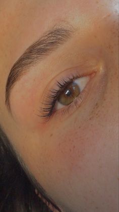 Light Natural Lash Extensions, Natural Brown Lash Extensions, Classic Eyelash Extensions Natural, Short Natural Lash Extensions, Lash Extensions Ideas, Brown Eyelash Extensions