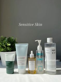 Y3k Aesthetic, Skincare For Sensitive Skin, Get Clear Skin, Routine Aesthetic, Face Skin Care Routine, Skin Care Devices, Clean Girl Aesthetic, Skin Essentials, Beauty Sponge