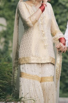 Off White Garara Bridal, White Garara Dress Pakistani Bridal, White Gharara Pakistani Bridal, Nikkah Garara Dress, White Nikkah Garara Dress, Simple Nikkah, Nikah Dresses, Zainab Chottani, Asian Wedding Dress Pakistani