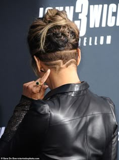 Female Undercut, Undercut Natural Hair, Undercut Ideas, Undercut Hair Designs, John Wick 3, Undercut Hairstyles Women, Undercut Hair, Undercut Long Hair, Undercut Designs