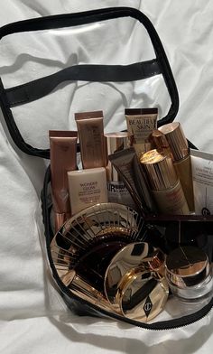 Classy Aesthetic, Luxury Makeup, Makeup Items, Makeup Essentials, Beauty Collection, Aesthetic Makeup, Makeup Collection