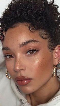 Double Lid Eye Makeup, Dewy Makeup Look, Maquillage On Fleek, Natural Beauty Makeup, Natural Glowy Makeup, Dewy Makeup, Smink Inspiration, Glam Look