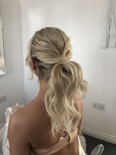 Bridal hair; modern ponytail Bridesmaid Ponytail Medium Length, Leavers Hairstyles, Bridesmaid Hair For Strapless Dress, Ponytail Updo Short Hair, Maid Of Honor Hairstyles, Moh Hair, Maid Of Honor Hair